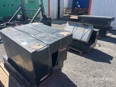 Quantity of (3) Pallets of Tool Box & Zbiornik paliwa
