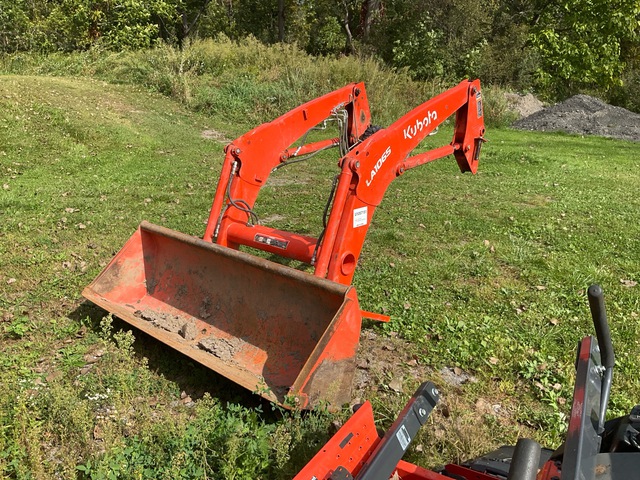 Kubota LA1065A Front Loader Attachment