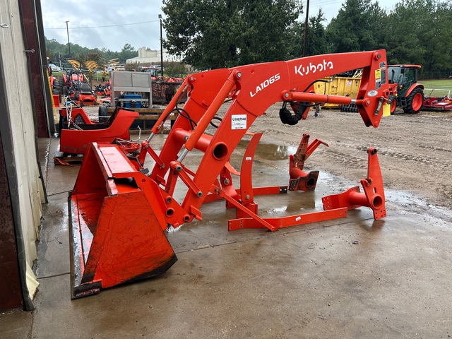 Kubota LA1065A Front Loader Attachment