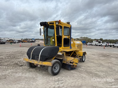 2010 Superior Broom DT80J Barredora
