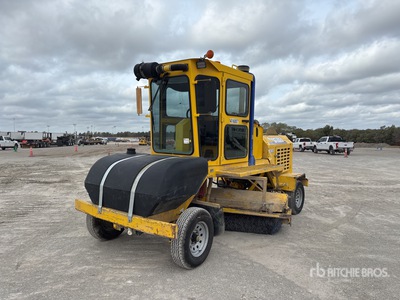 2010 Superior Broom DT80J Barredora