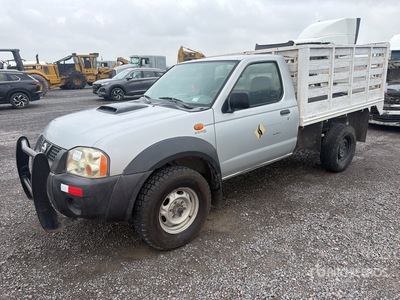 2011 Nissan NP300 4x4 Camioneta con Plataforma (INOPERABLE) / Platte vrachtwagen (Inoperable)