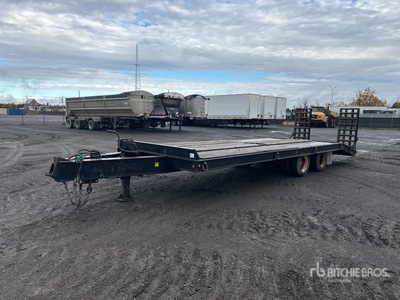 2001 Loadstar 27 ft T/A Equipment Trailer