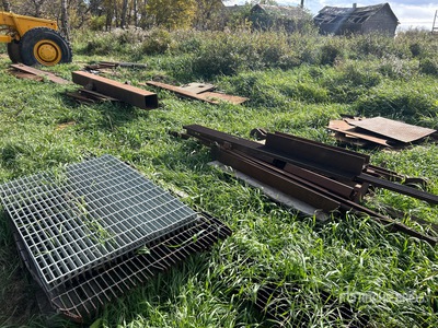 Quantity of (7) Pallets of Steel Grating, Sheets, Tubular, Angle Bar & Flat Bar Metallo di scarto