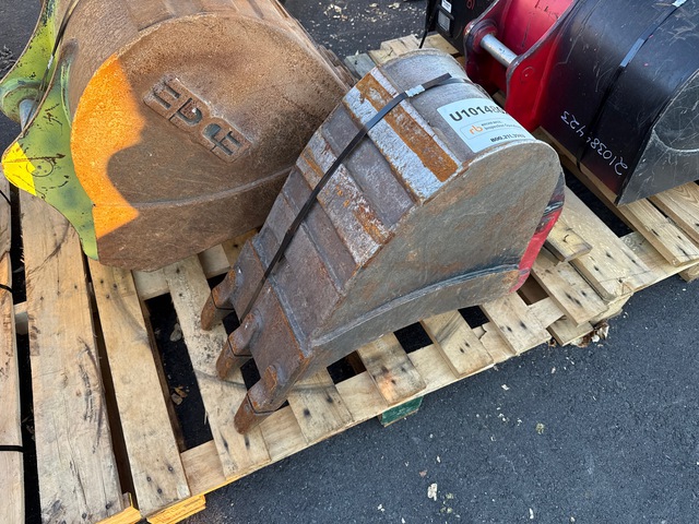 12 in Excavator Bucket