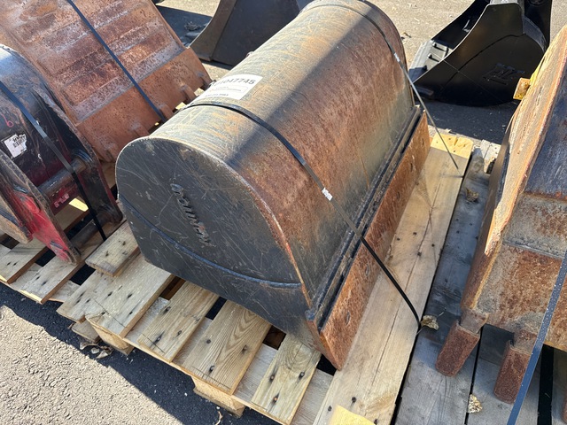 36 in Excavator Bucket 36 in Excavator Bucket