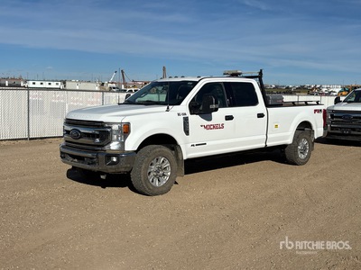 2022 Ford F-350 XLT 4x4 Crew Cab Pickup