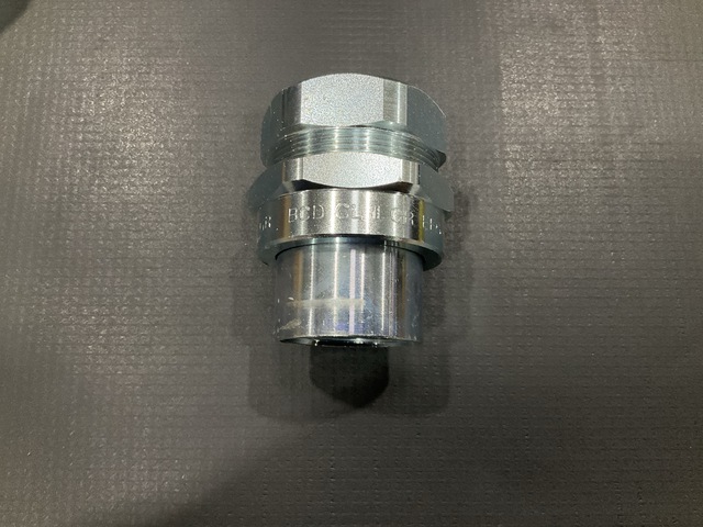 (360) T&B Fittings UNF 305-TB 1" Female Unions