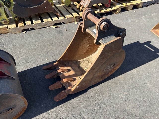 Tag 18 in Digging Excavator Bucket Tag 18 in Digging Excavator Bucket