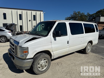 2014 Ford E-350 XLT 11 Passenger Van
