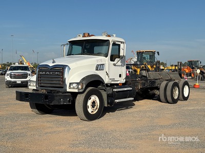 2010 Mack GU713 6x4 Cabine et châssis
