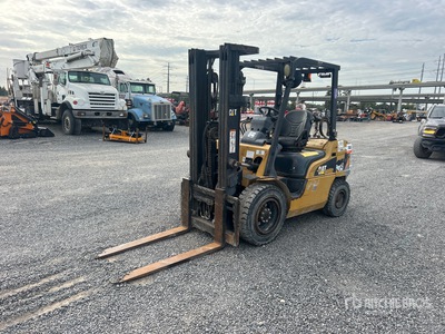 2014 Cat 2P6000 Pneumatic Tire Forklift