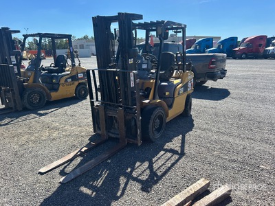 2014 Cat 2P6000-LE 5500 lb Pneumatic Tire Chariot Élévateur