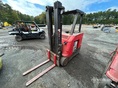 2019 Raymond 4250 4000 lb Wózek wysokiego składowania