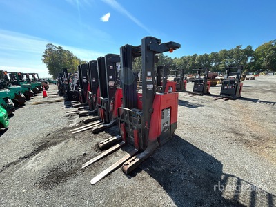 2019 Raymond 7300 4500 lb Wózek wysokiego składowania
