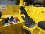 Control Station - Lift Truck* with Controles de los mecanismos de potencia