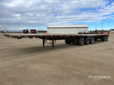 2013 Fontaine 32 ft Super B-Train Flatbed Trailer