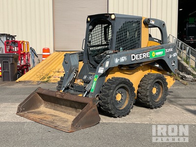 2014 John Deere 362E Skid Steer Loader
