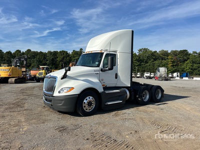 2021 International LT625 6x4 Ciągnik siodłowy T/A z kabiną dzienną