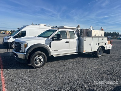 2018 Ford F-450 XL 4x4 Extended Cab Utility Truck