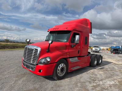 2016 Freightliner Cascadia 125 6x4 Tractocamion con Dormitorio / T/A Sleeper Truck Tractor