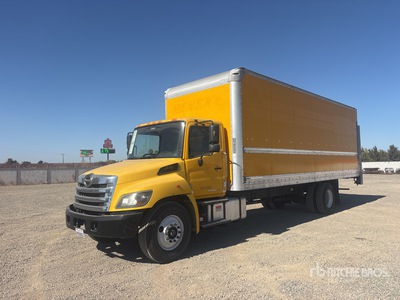 2020 Hino 338 4x2 Furgoneta caja cerrada