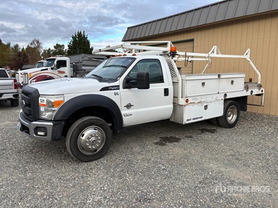2013 Ford F-450 4x2 Ciężarówka z płaską platformą