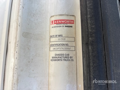 2019 Kenworth T880 14x4 Super 18 Camion-benne à cinq essieux