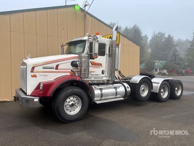 2018 Kenworth T800 8x4 Heavy Haul Ciągnik siodłowy z kabiną dzienną Tri/A