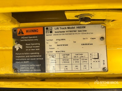 Hyster H60XM 5500 lb Pneumatic Tire Forklift