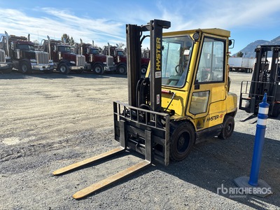 Hyster H60XM 5500 lb Pneumatic Tire Forklift