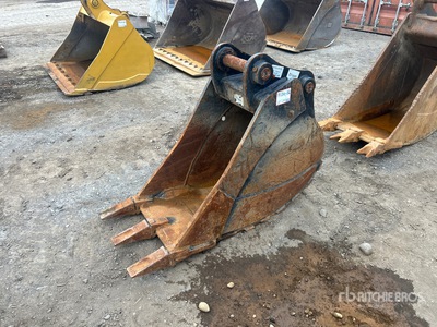 24 in Digging Excavator Bucket - Fits SY135, ZX120