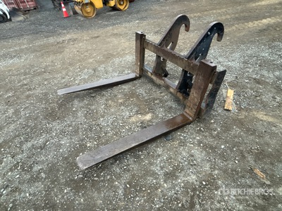 Cat 52 in Q/C Pin-On Wheel Loader Forks - Fits Cat 930K