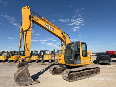 2004 John Deere 135C Excavatrice sur chenilles
