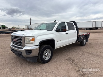 2015 GMC 2500 4x4 Crew Cab Ciężarówka z płaską platformą