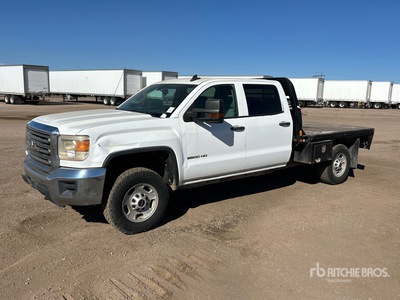 2015 GMC Sierra 2500HD 4x4 Crew Cab Camion à Plateau