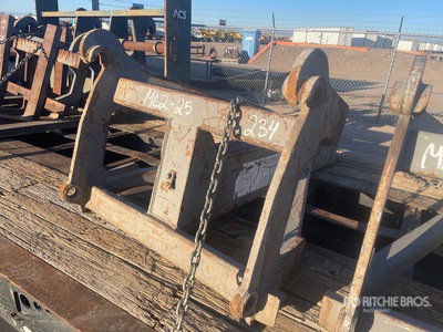 Volvo LM220 Wheel Loader boom