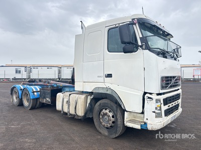 2003 Volvo FH 6x4 Sleeper Hooklift Truck