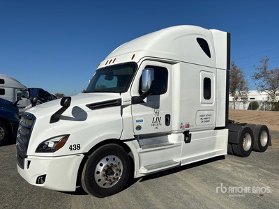 2018 Freightliner Cascadia 126 6x4 3- Achs Sattelzugmaschine mit Schlafkabine