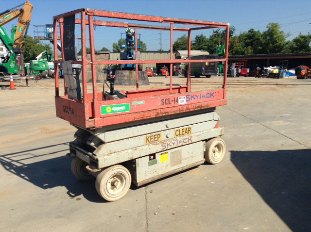 Skyjack SJIII 3220 Electric Scissor Lift