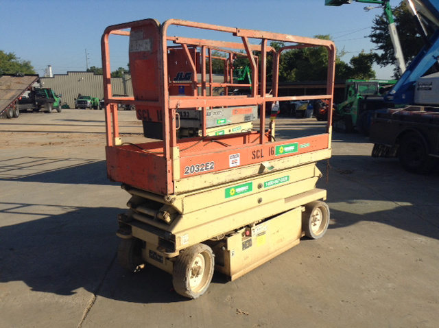 JLG 2032E2 Electric Scissor Lift