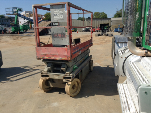 2006 Skyjack SJ3220 Electric Scissor Lift
