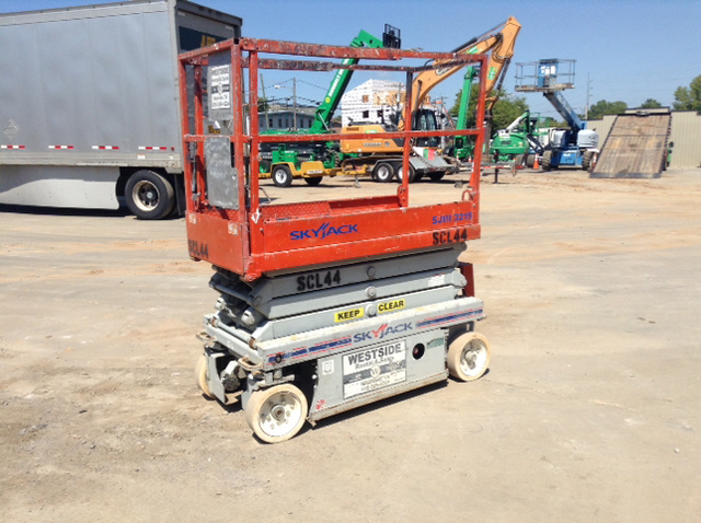 Skyjack SJIII-3219 Electric Scissor Lift