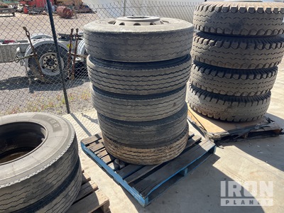 Quantity of 11R22.5 Tires