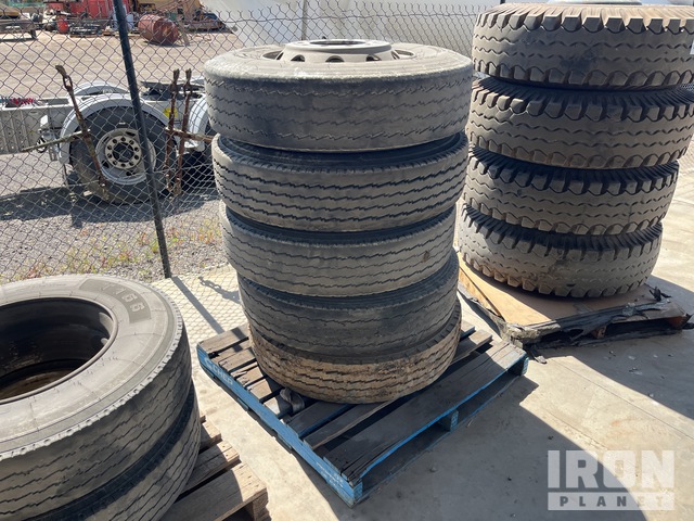 Quantity of 11R22.5 Tires