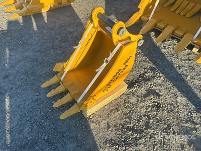 2026 AORLES EB50 18 in Digging Excavator Bucket - Fits 6 - 9 ton (Unused)