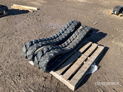 JCB Pair of Rubber 230x35x96.0 Tracks (Unused)