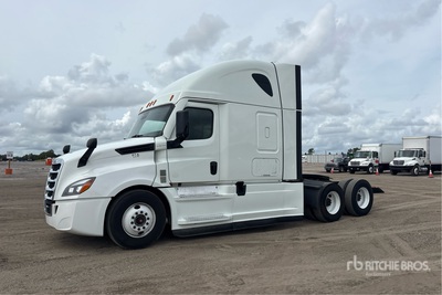 2021 Freightliner Cascadia 126 6x4 تراكتور شاحنة كابينة النوم (ثنائية المحور)