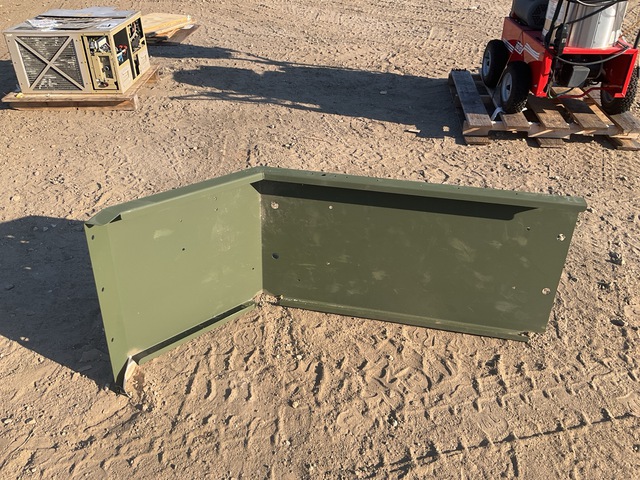 (4) Oshkosh 3735370 Vehicular Fender Liner Sections (4) Oshkosh 3735370 Vehicular Fender Liner Sections