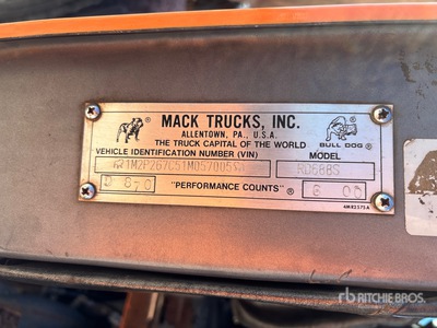 2001 Mack RD688S T/A Dump Truck
